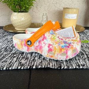 Crocs! Size J3/orange-white/ Brand New Never worn!